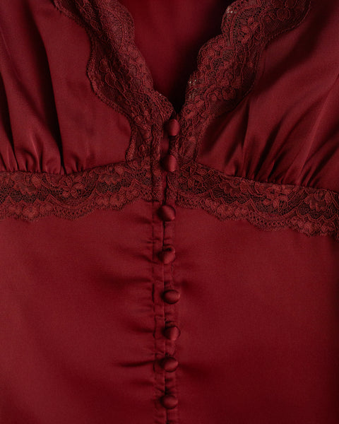 Top satinado guinda
