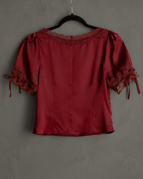 Top satinado guinda