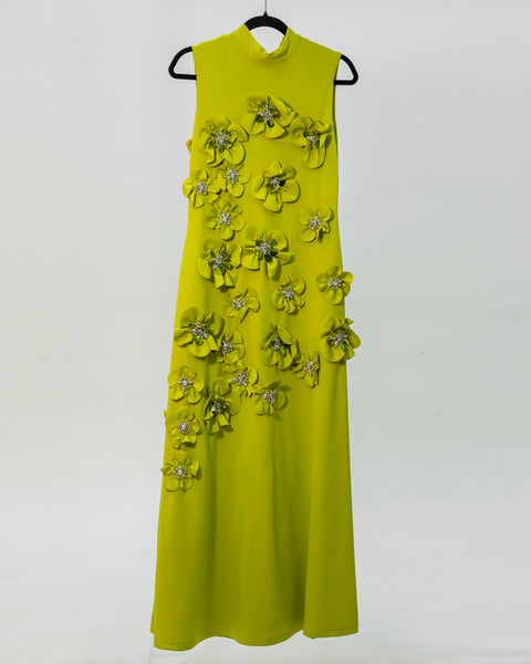 Vestido de fiesta verde con flores con lentejuelas