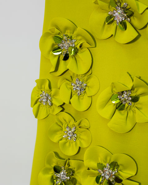 Vestido de fiesta verde con flores con lentejuelas