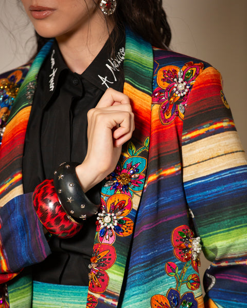 Blazer Zarape con flores bordadas