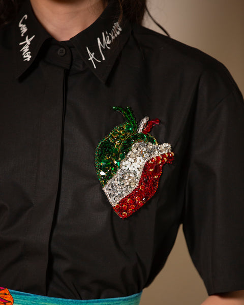 Camisa manga corta con corazón tricolor