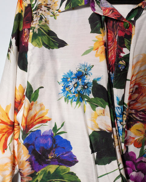 Camisa cruzada con estampado de flores