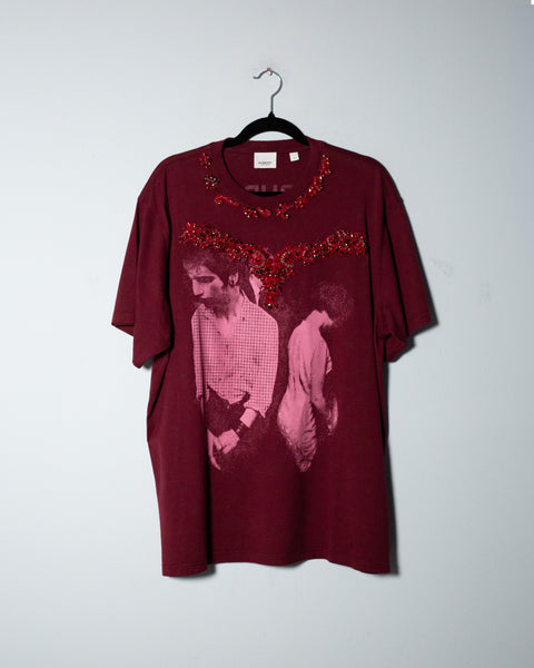 Camiseta intervenida con pedrería